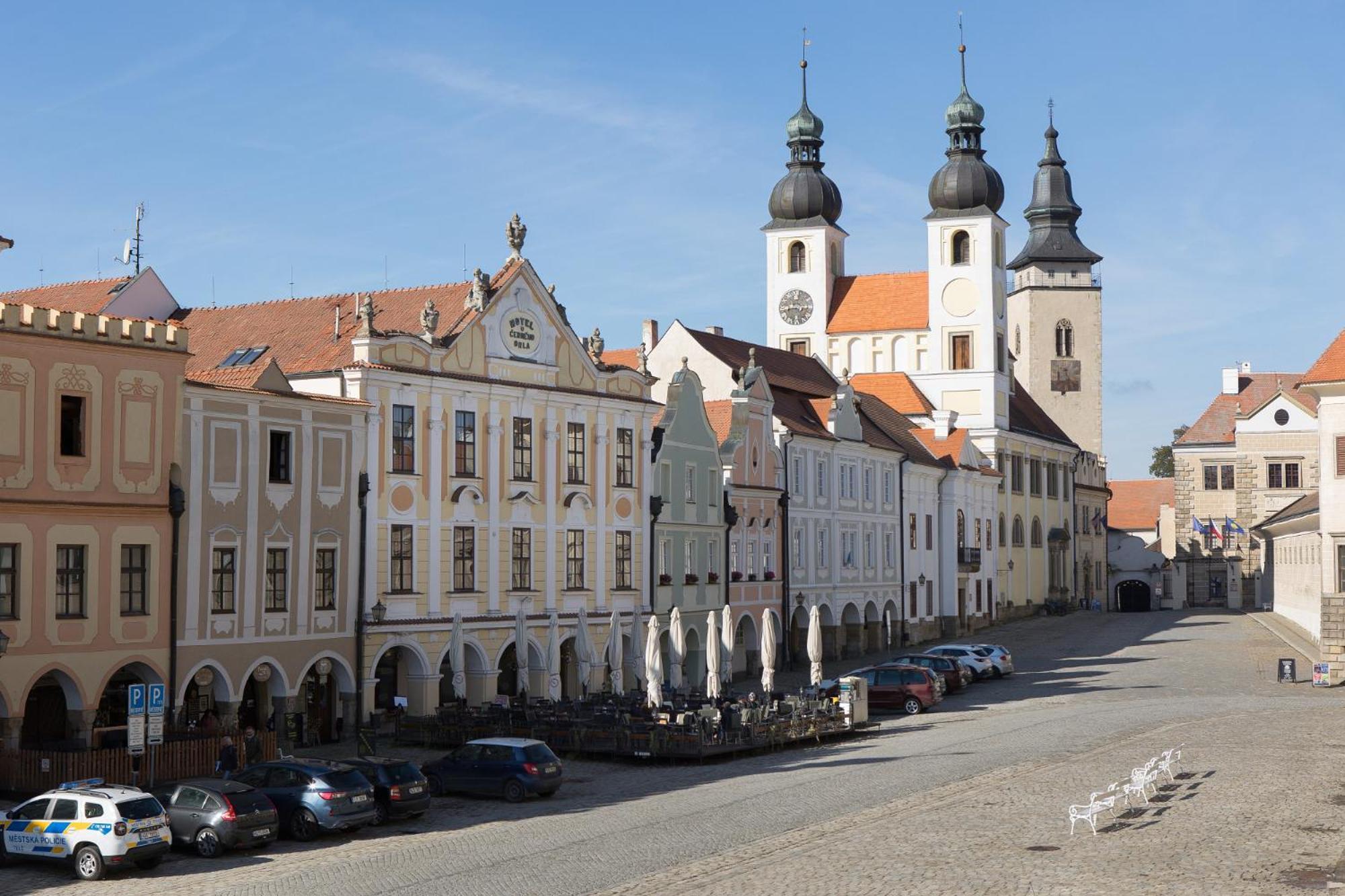 Hotel U Černého orla Telč Esterno foto