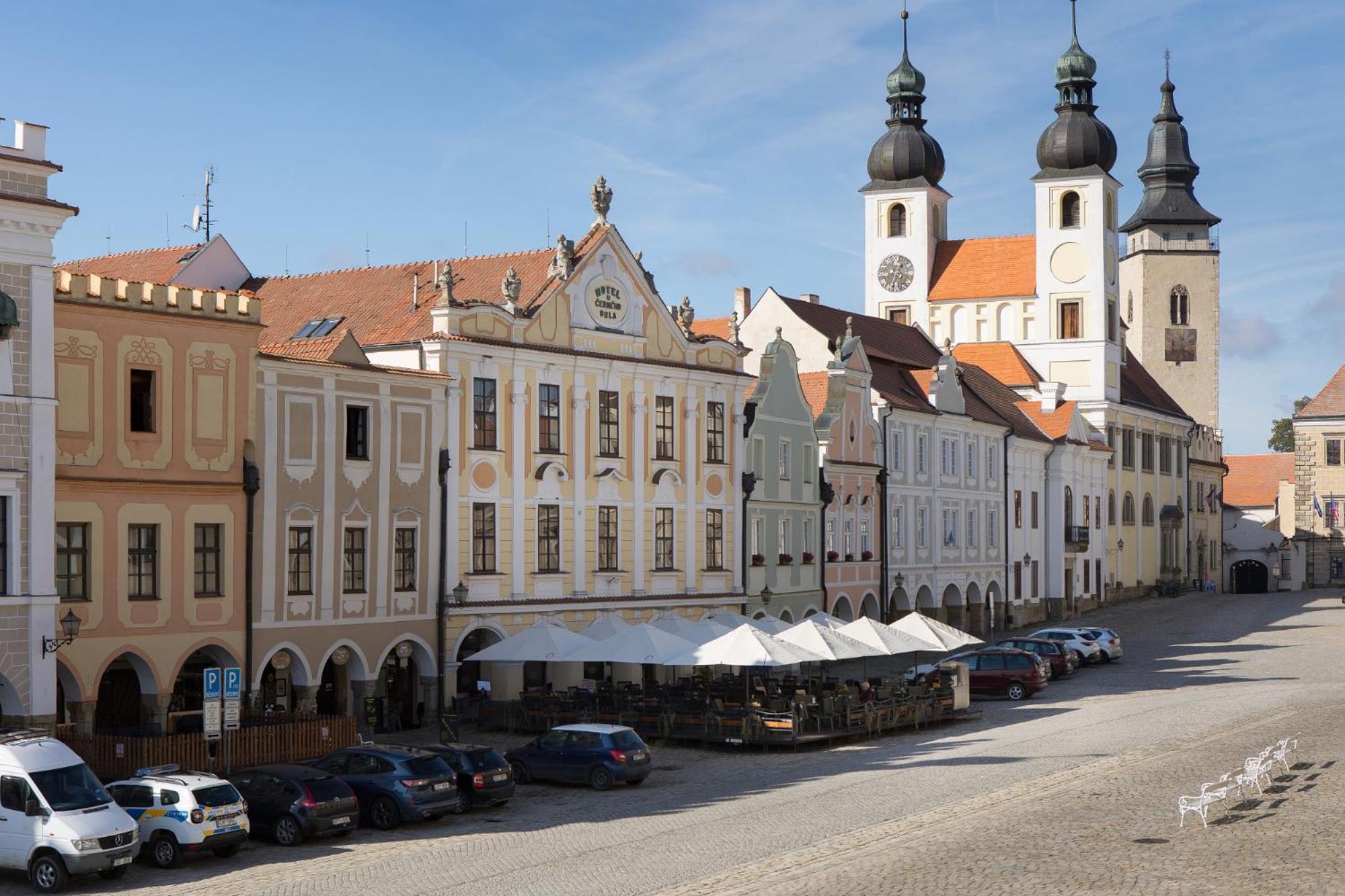 Hotel U Černého orla Telč Esterno foto