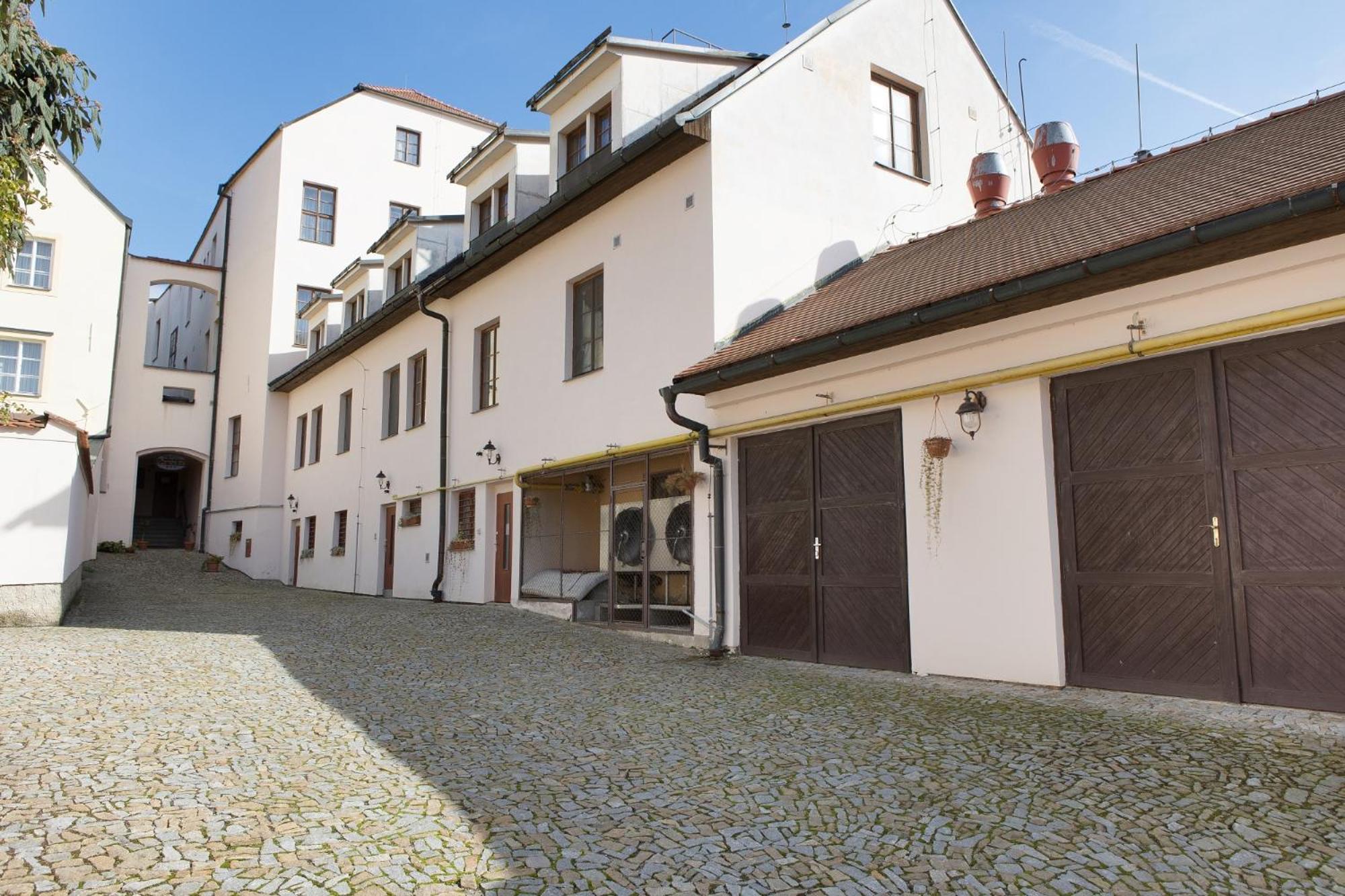 Hotel U Černého orla Telč Esterno foto