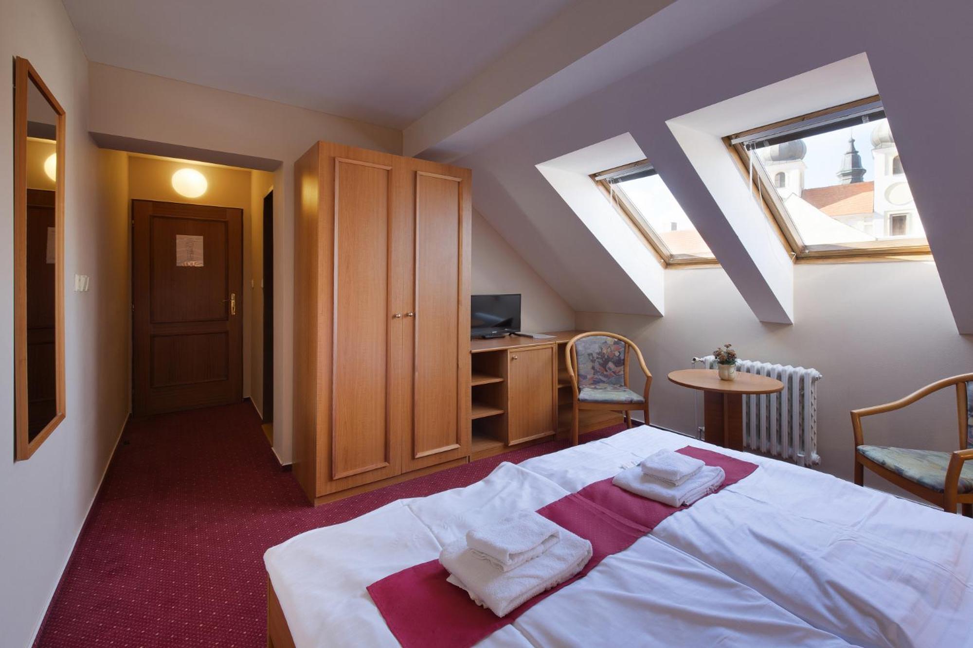 Hotel U Černého orla Telč Esterno foto