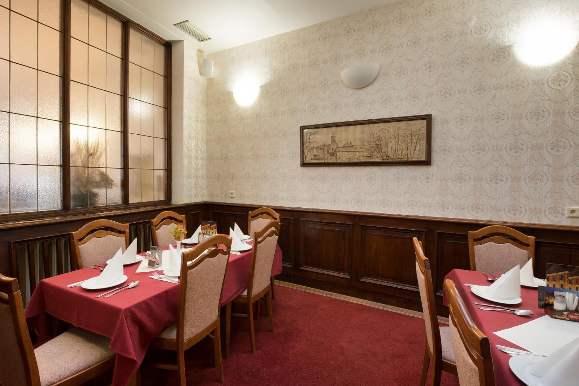 Hotel U Černého orla Telč Esterno foto