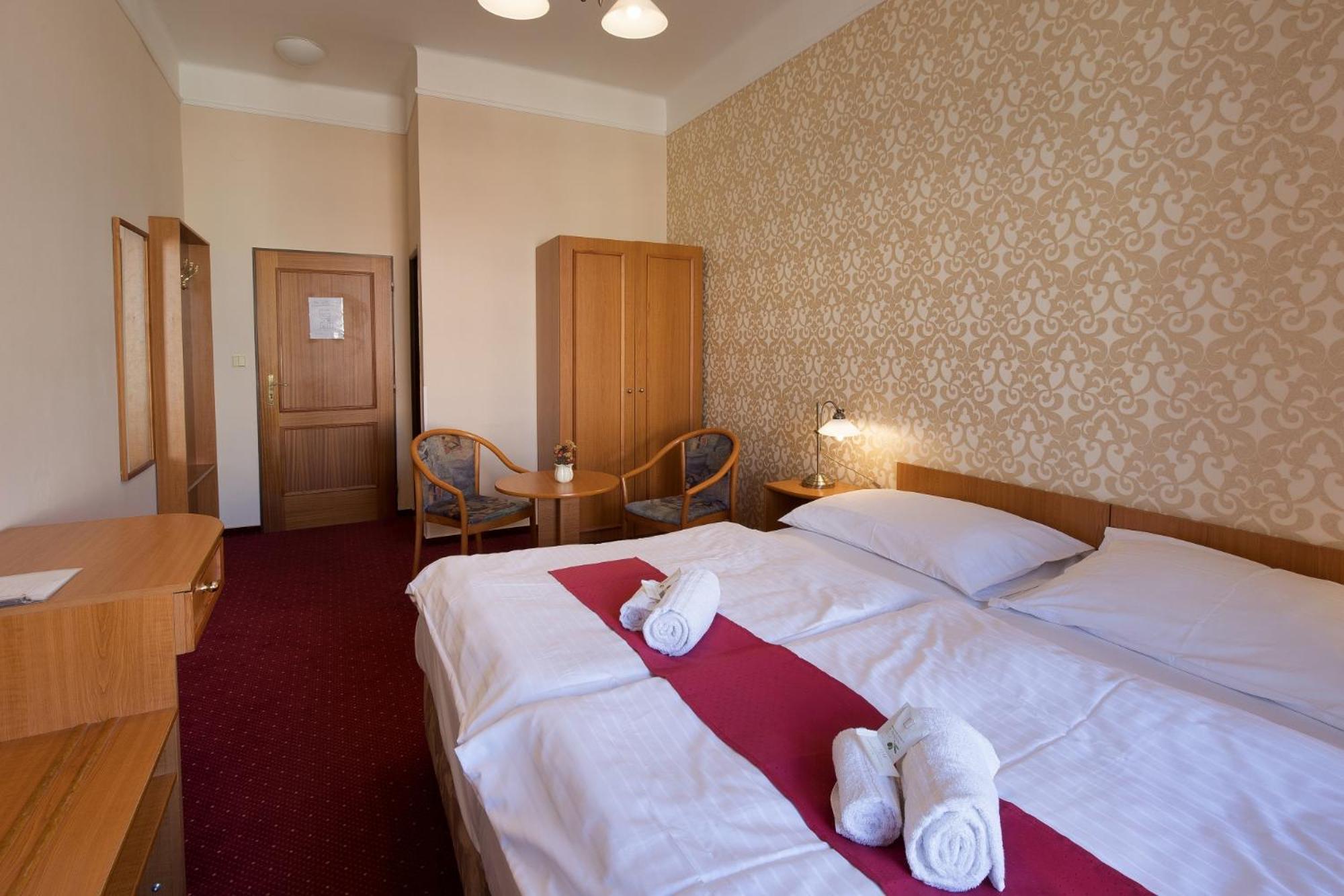 Hotel U Černého orla Telč Esterno foto