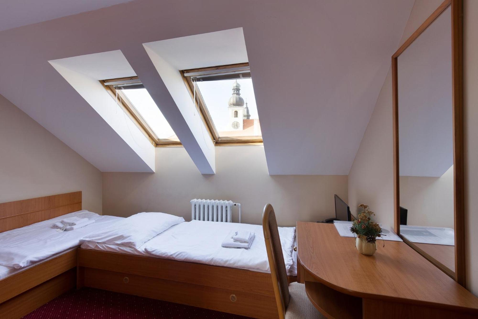 Hotel U Černého orla Telč Esterno foto